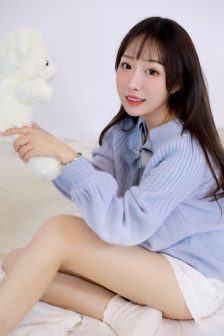 女人两腿张开图片